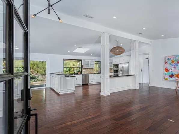 1329 Scenic Dr, Escondido, CA 92029