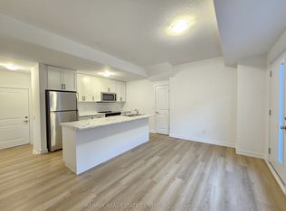 70 Kenesky Dr #11, Hamilton, ON L8B 1X1