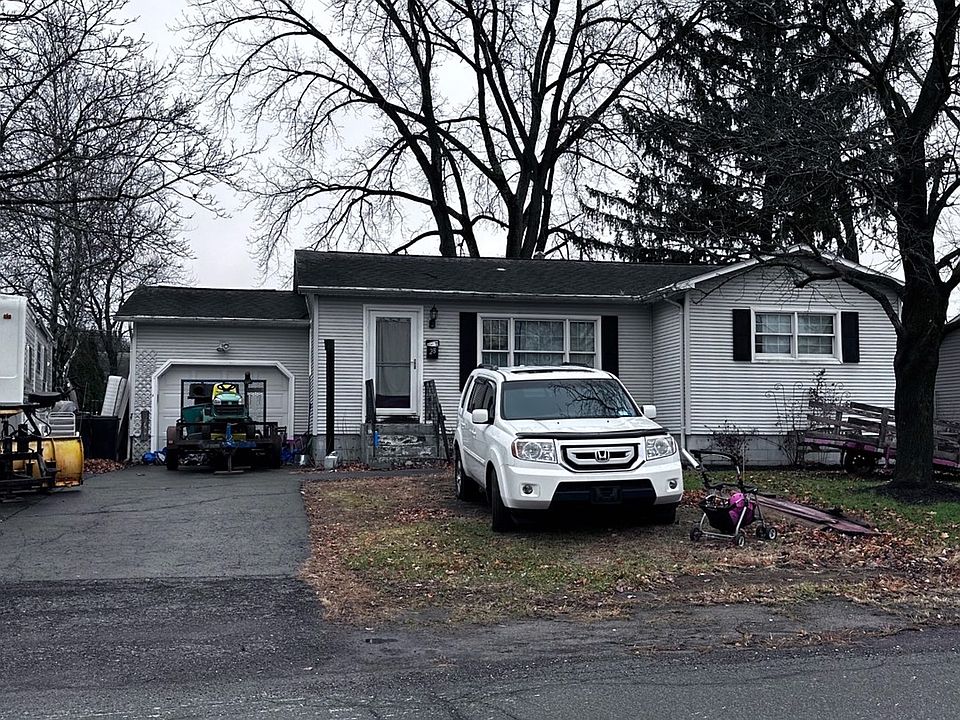 1st image of 28 Thoroughbred Ln