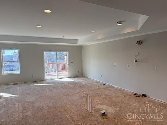 4th image of 1325 Peregrine Way