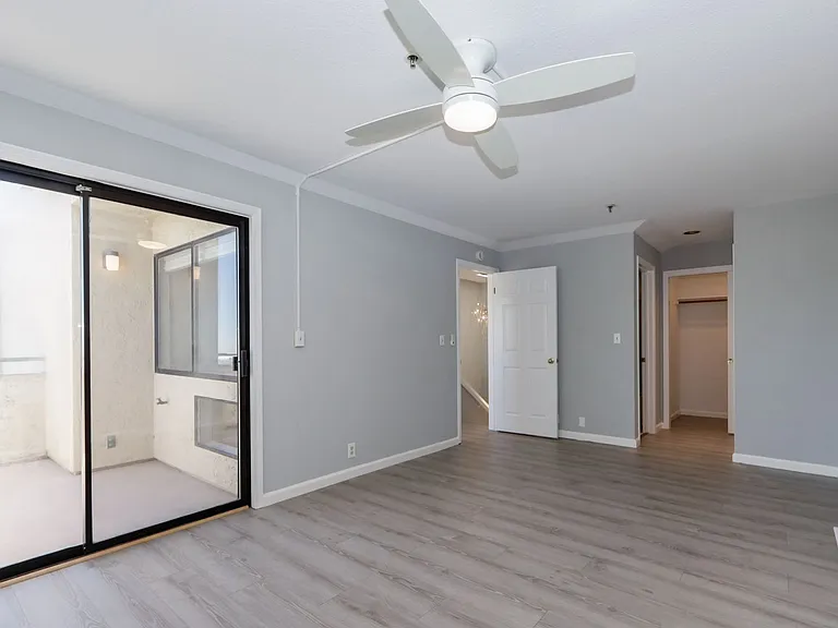 432 Portofino Dr #403 — Photo 35
