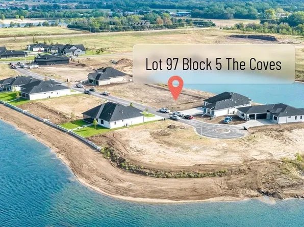 8329 W Waterway Ct, Maize, KS 67101