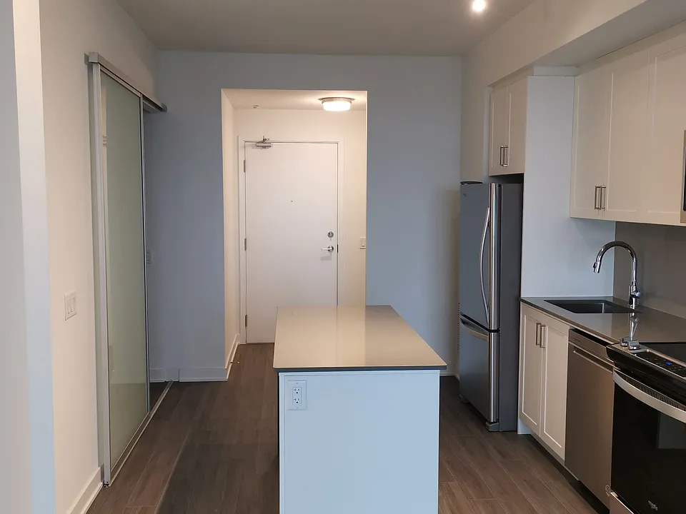 681 Yonge St E #612
