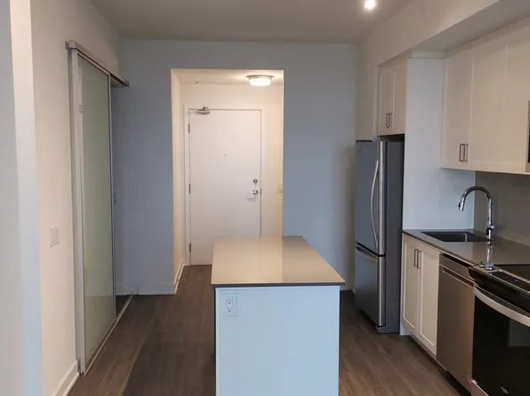 681 Yonge St E, Barrie, ON