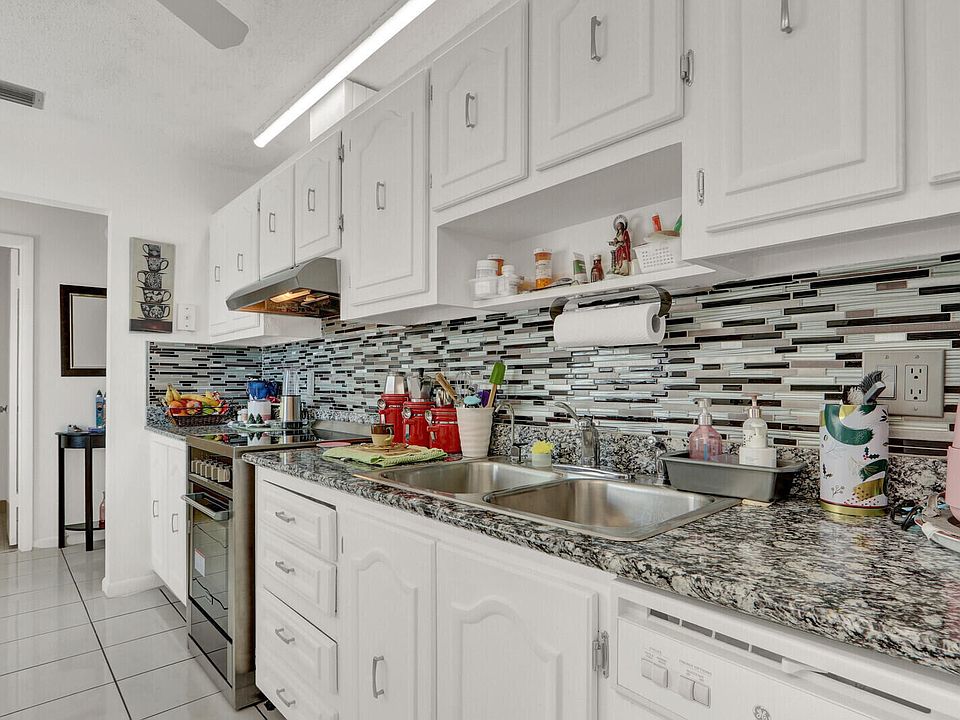 1st image of 615 Laconia Circle