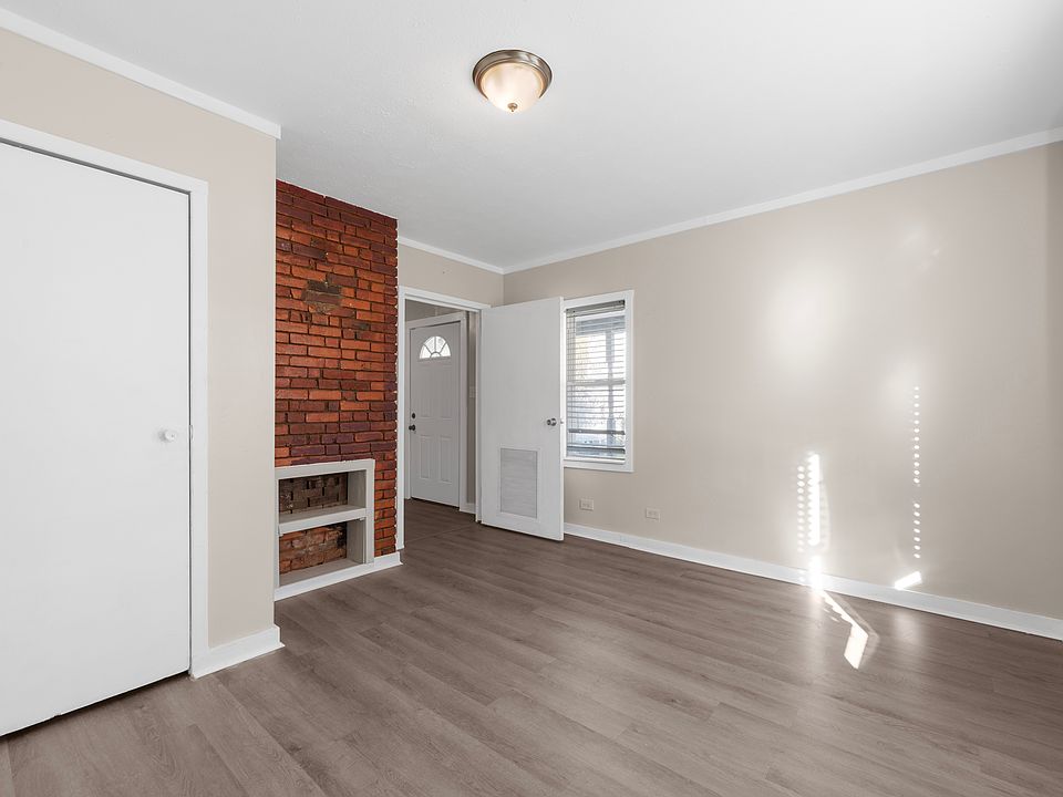 1st image of 240 Wilson St