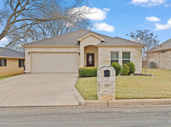 121 Preston Trail, Meadowlakes, TX 78654