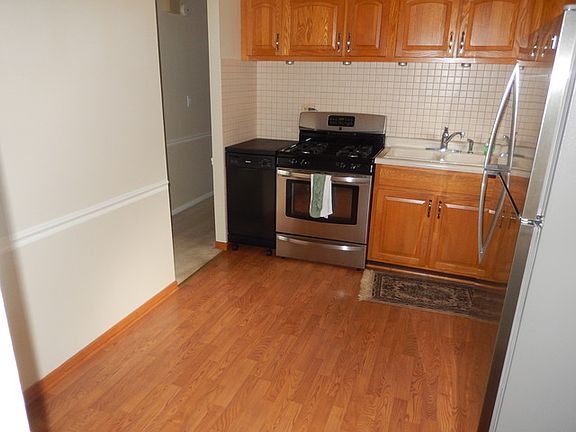 2nd image of 2607 Willow Ave
