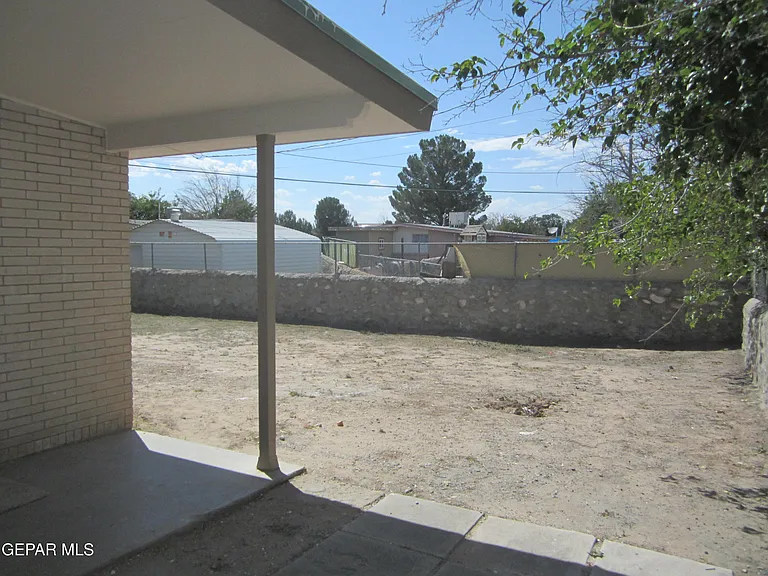 305 Corvena Way — Photo 23