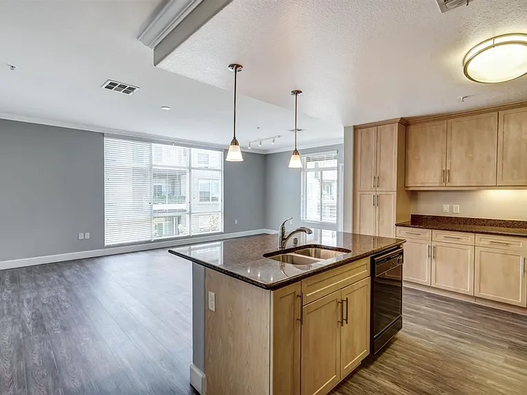 Stadium House Apartments — Photo 67
