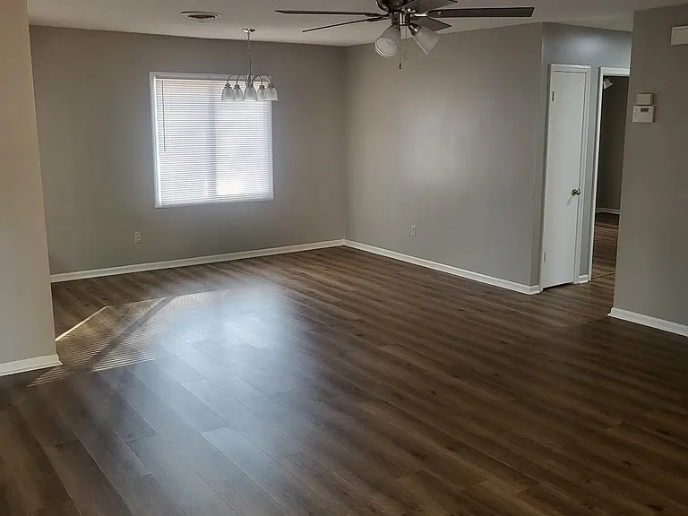 1207 Firestone Dr — Photo 3
