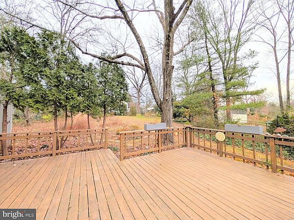 2nd image of 58 Crescent Rd Unit D