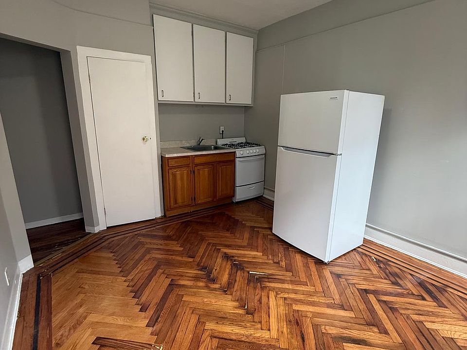 1st image of 322 E 31st St APT A3