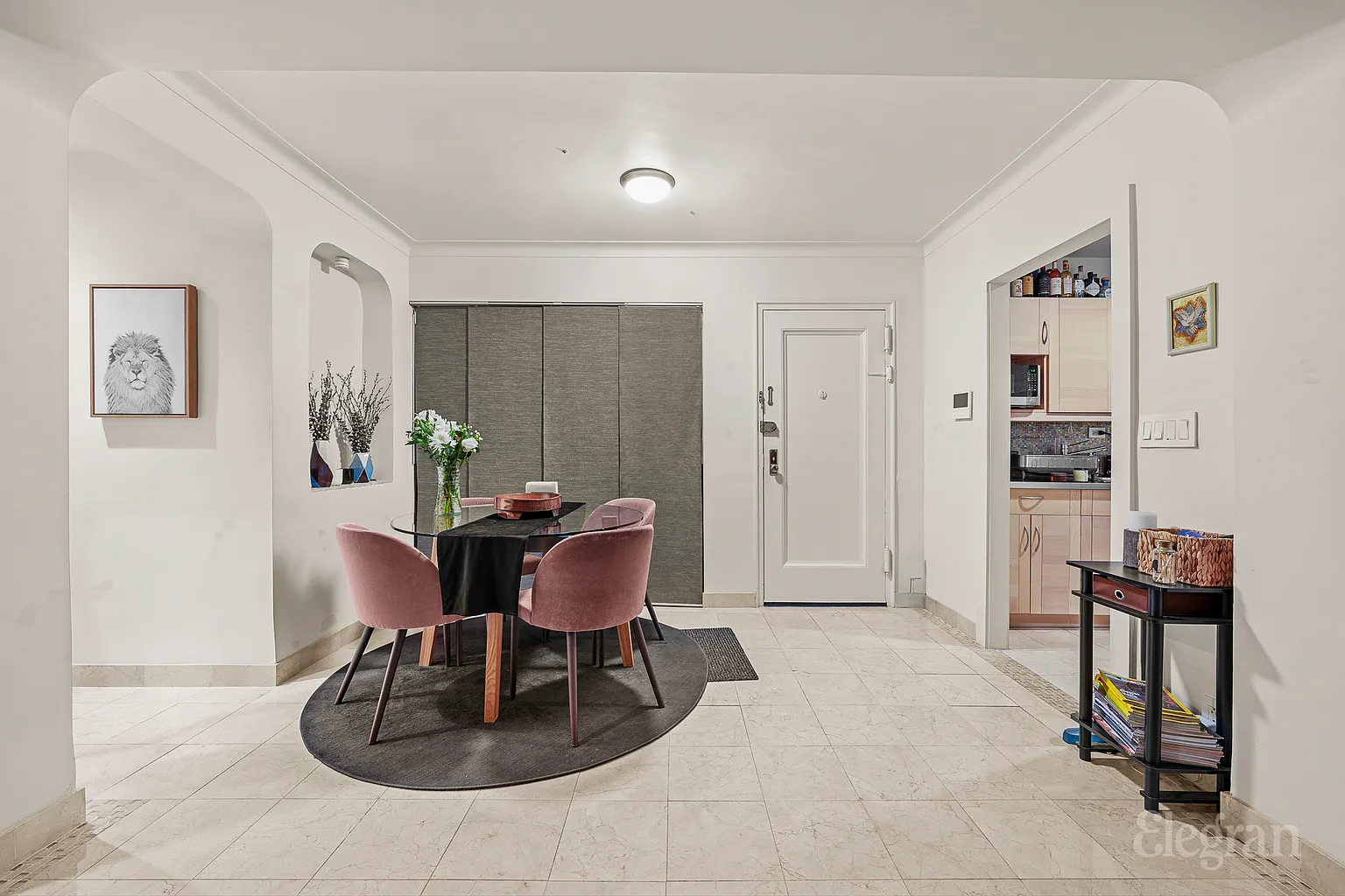 300 W 72nd St APT 1A photo 1