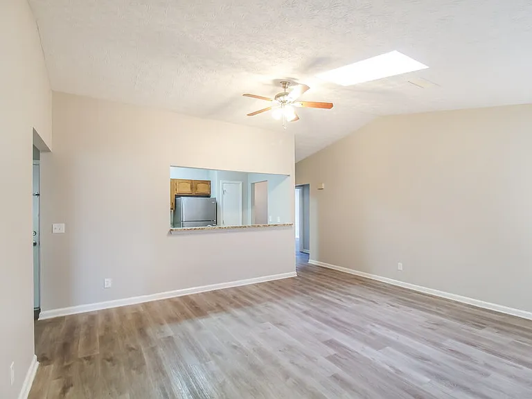 5649 La Fleur Trl — Photo 5