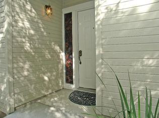 2553 Groveview Dr, Richmond, CA 94806