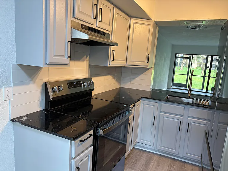 1921 SW 15th St #29 — Photo 9