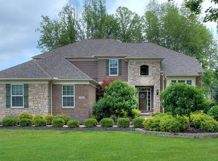 7645 Cottonwood Trl, Chagrin Falls, OH 44023