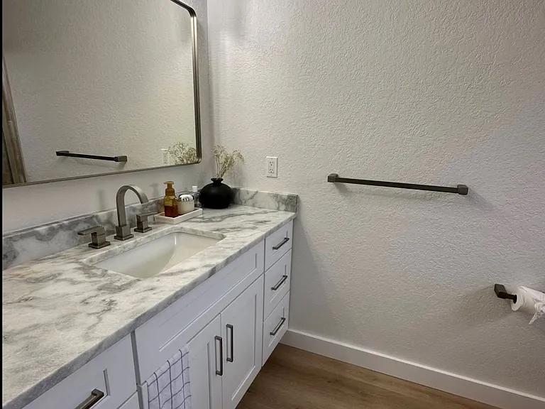 2197 Sunset Cir — Photo 12