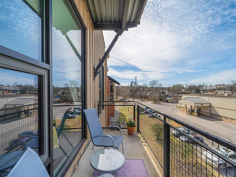 2525 S Lamar Blvd #304 — Photo 24