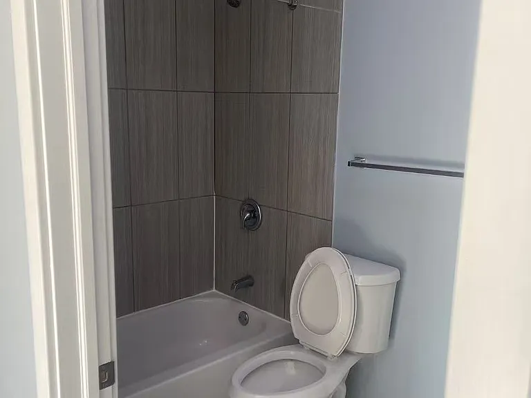 811 N Franklin St #1 — Photo 1