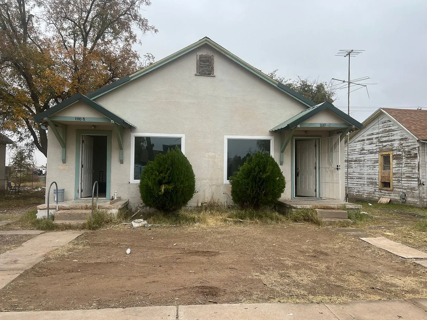 1110 W Grand — Photo 1