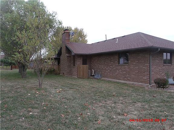 4th image of 33 Lakeview Dr