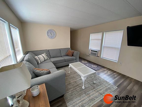 5th image of 170 N Yonge St Lot 2