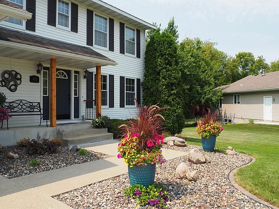 2nd image of 421 Willow Creek Dr
