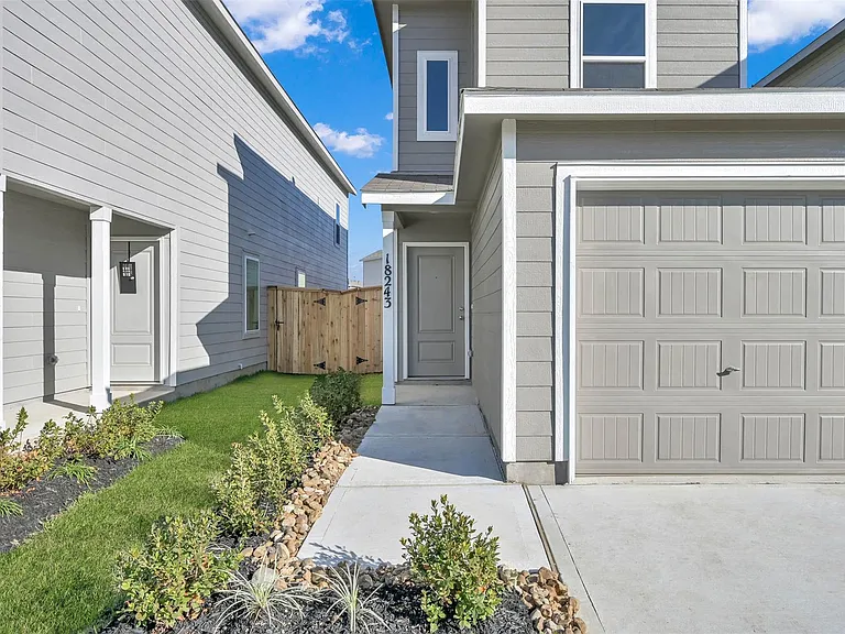 18243 Via Aurelia Dr — Photo 2