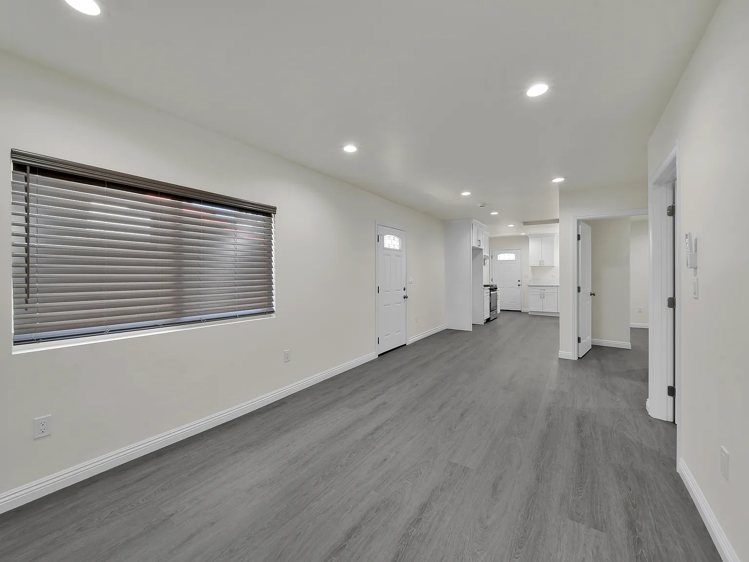 2 bed, 850 sqft, $5,000 — Photo 4