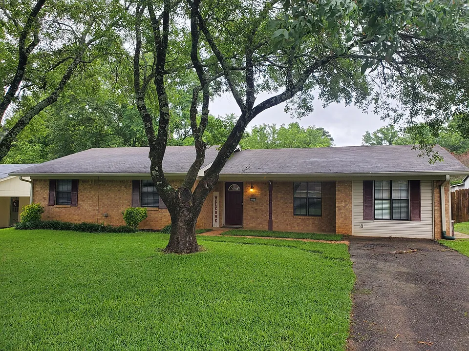1307 America Dr