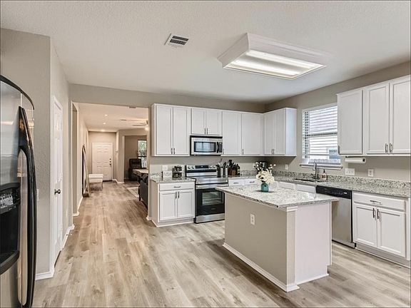 4th image of 13324 Gilwell Dr