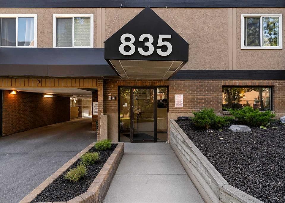 1st image of 835 N 19th Ave SW #202
