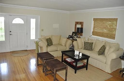 2nd image of 410 S Lois Ave