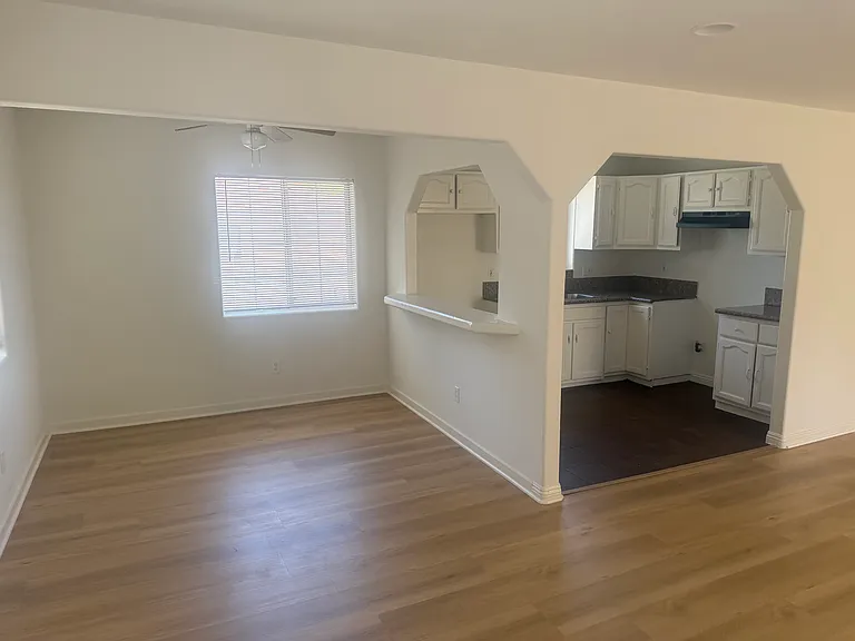 1153 E 56th St #1153 — Photo 11