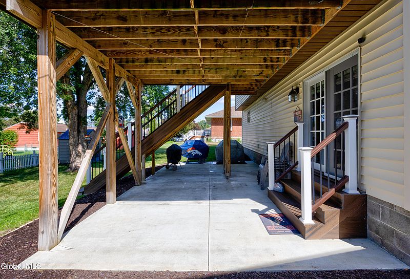 5th image of 89 Mountain View Avenue
