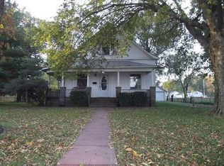 950 West North, Marshall, MO 65340