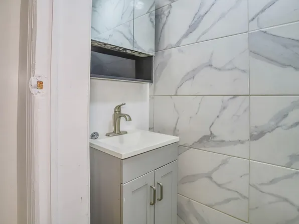 9017 Riverside Place image 5 of 26