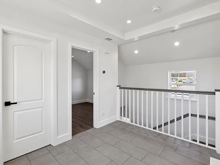 543 Filbert St #B — Photo 10