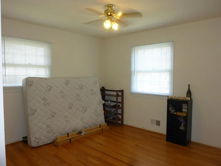 9914 Brixton Ln — Photo 7
