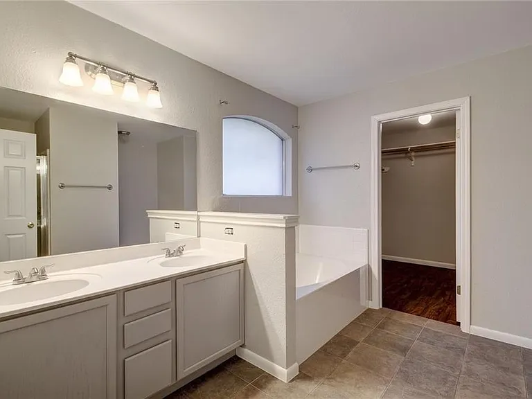 7509 Spivey Dr — Photo 13