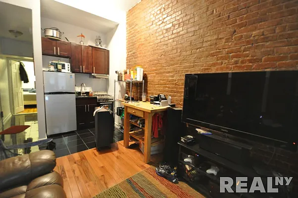 Rented by REAL New York | media 3