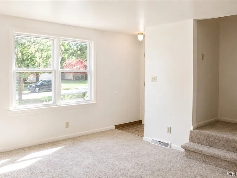 140 Ayrault Dr #RIGHT — Photo 11