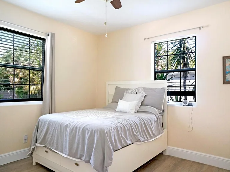 2031 Pleasant Dr — Photo 17