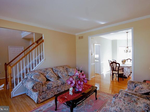 5th image of 43 Glencoe Dr