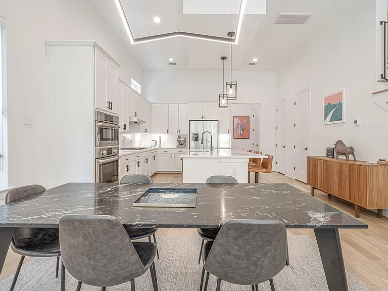 1543 Lawrence St — Photo 10