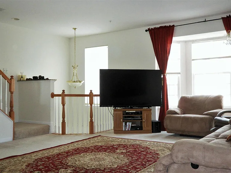 1019 Railbed Dr — Photo 2