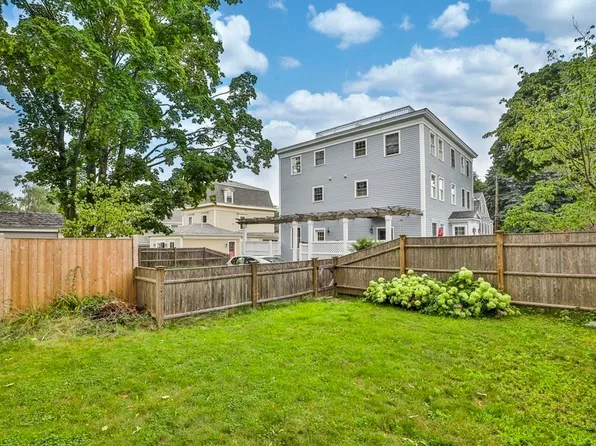 20-22 Boardman St, Newburyport, MA 01950