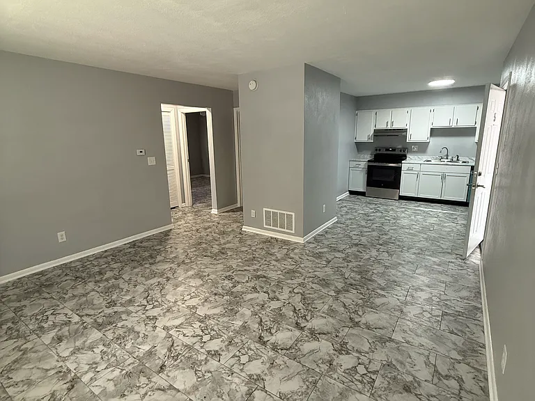 220 Burkhardt Ave #5 — Photo 5